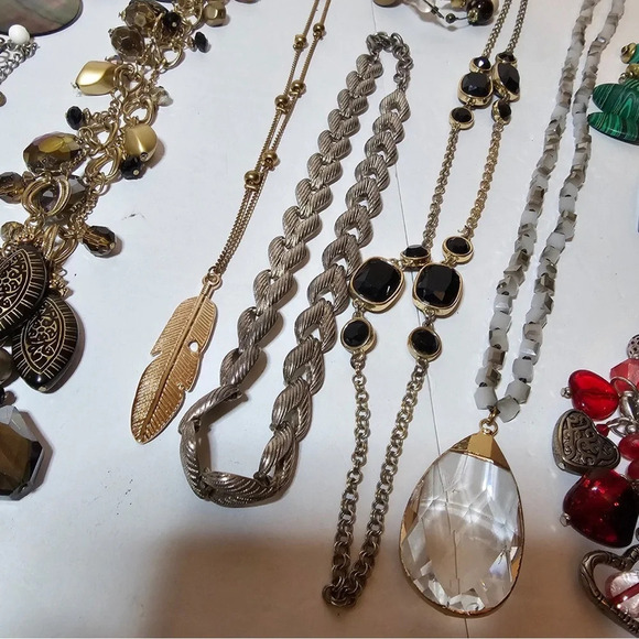 Lot Of 12 Fashion Costume Jewelry Necklaces Some Branded Some Not Various Styles - Picture 12 of 12